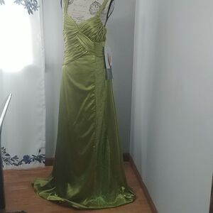 NWT LaFee E4024 Honeydew (Lime Green) Satin Prom 14
